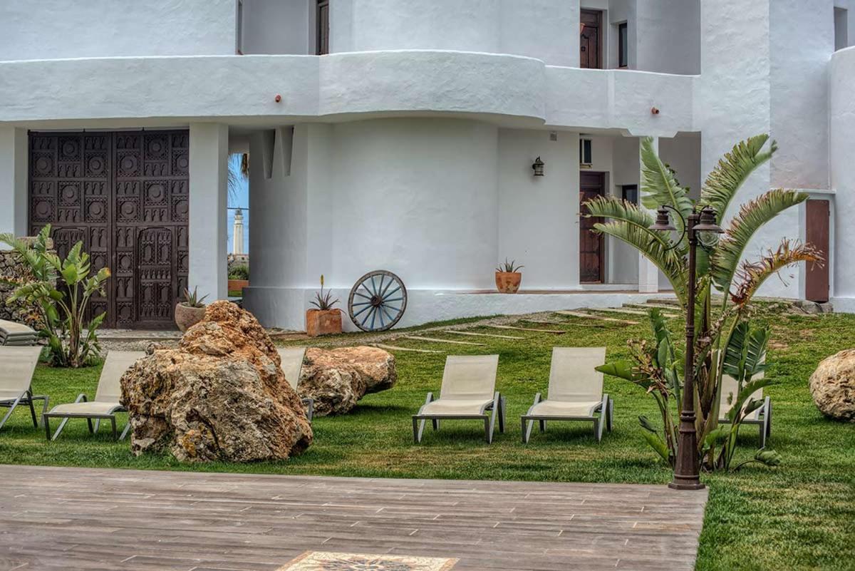 Apartamentos Turisticos Bahia De Trafalgar Zahora Extérieur photo