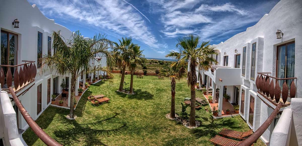 Apartamentos Turisticos Bahia De Trafalgar Zahora Extérieur photo